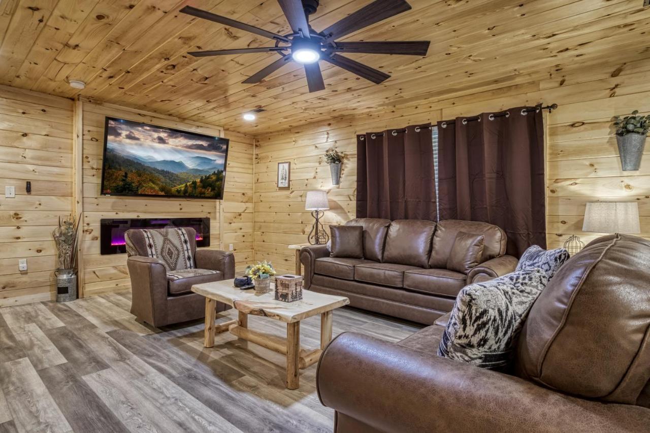 Hidden Creek, Pool Table, Hot Tub, 1089 Free Tickets Each Paid Day, Dollywood And More جاتلينبرج المظهر الخارجي الصورة