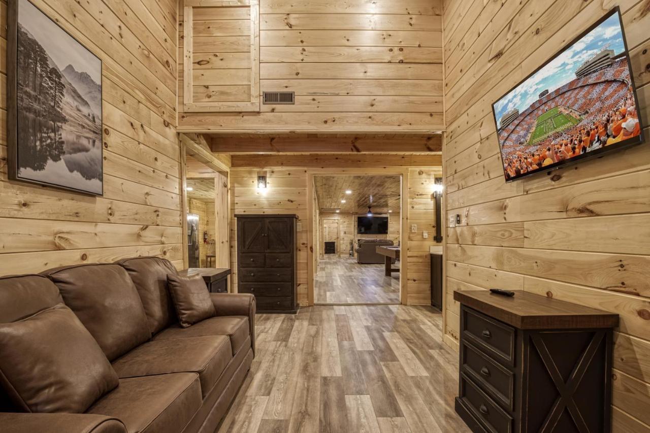 Hidden Creek, Pool Table, Hot Tub, 1089 Free Tickets Each Paid Day, Dollywood And More جاتلينبرج المظهر الخارجي الصورة
