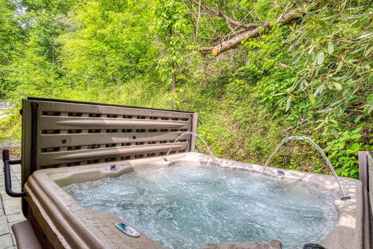 Hidden Creek, Pool Table, Hot Tub, 1089 Free Tickets Each Paid Day, Dollywood And More جاتلينبرج المظهر الخارجي الصورة